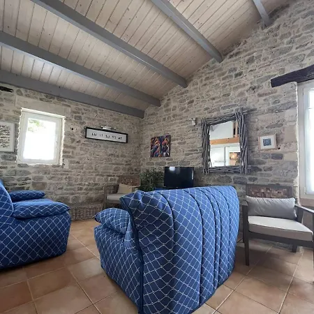 Holiday home Maison Cosy Au Coeur Du Village, 4 Couchages, Proche Et Port, Wifi Inclus - Fr-1-246a-134